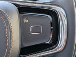 2025 Navigator L Thumbnail 32