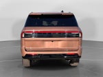 2025 Navigator L Thumbnail 4