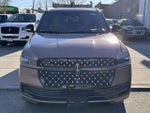 2025 Navigator L Thumbnail 8
