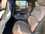 2025 Navigator L Thumbnail 17