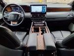 2023 Navigator L Thumbnail 9