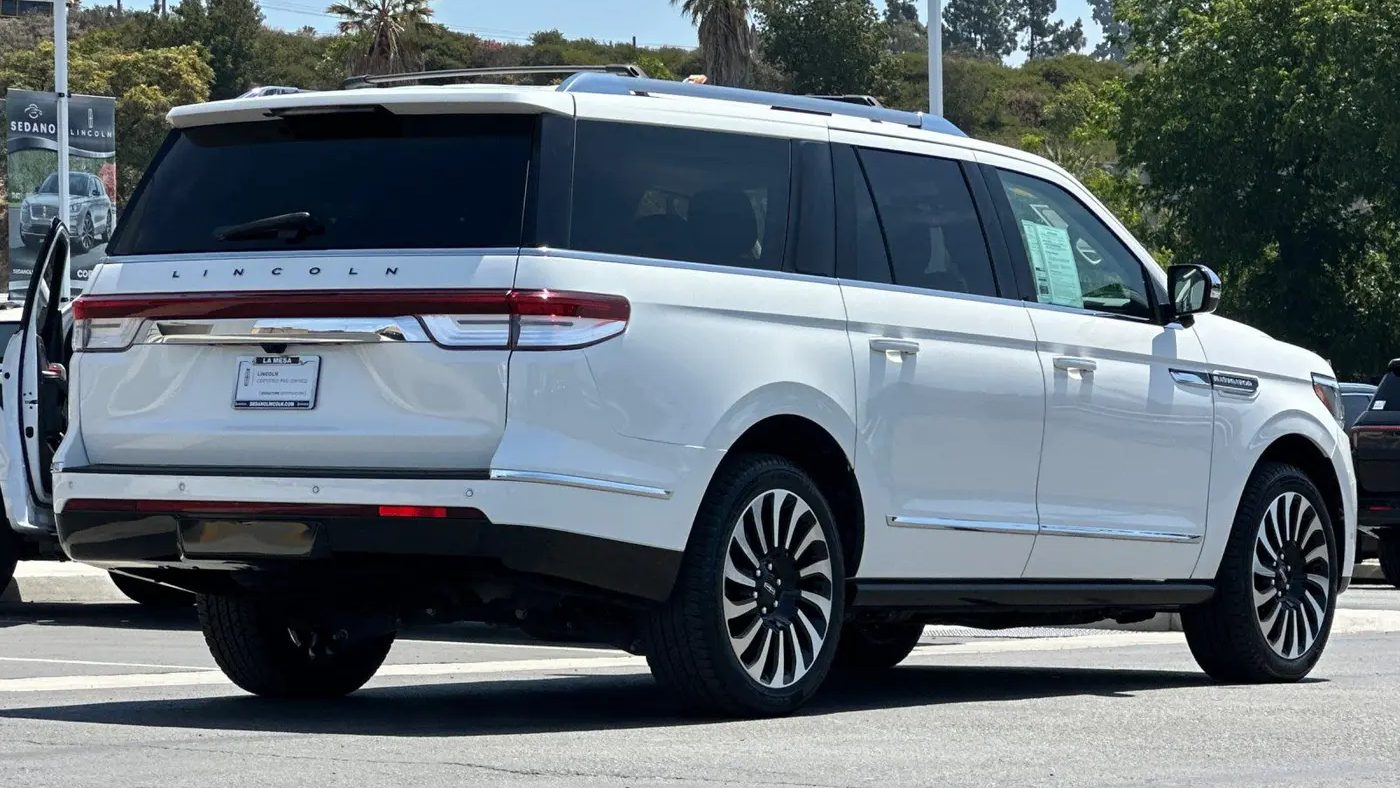 2023 Lincoln Navigator L Black Label