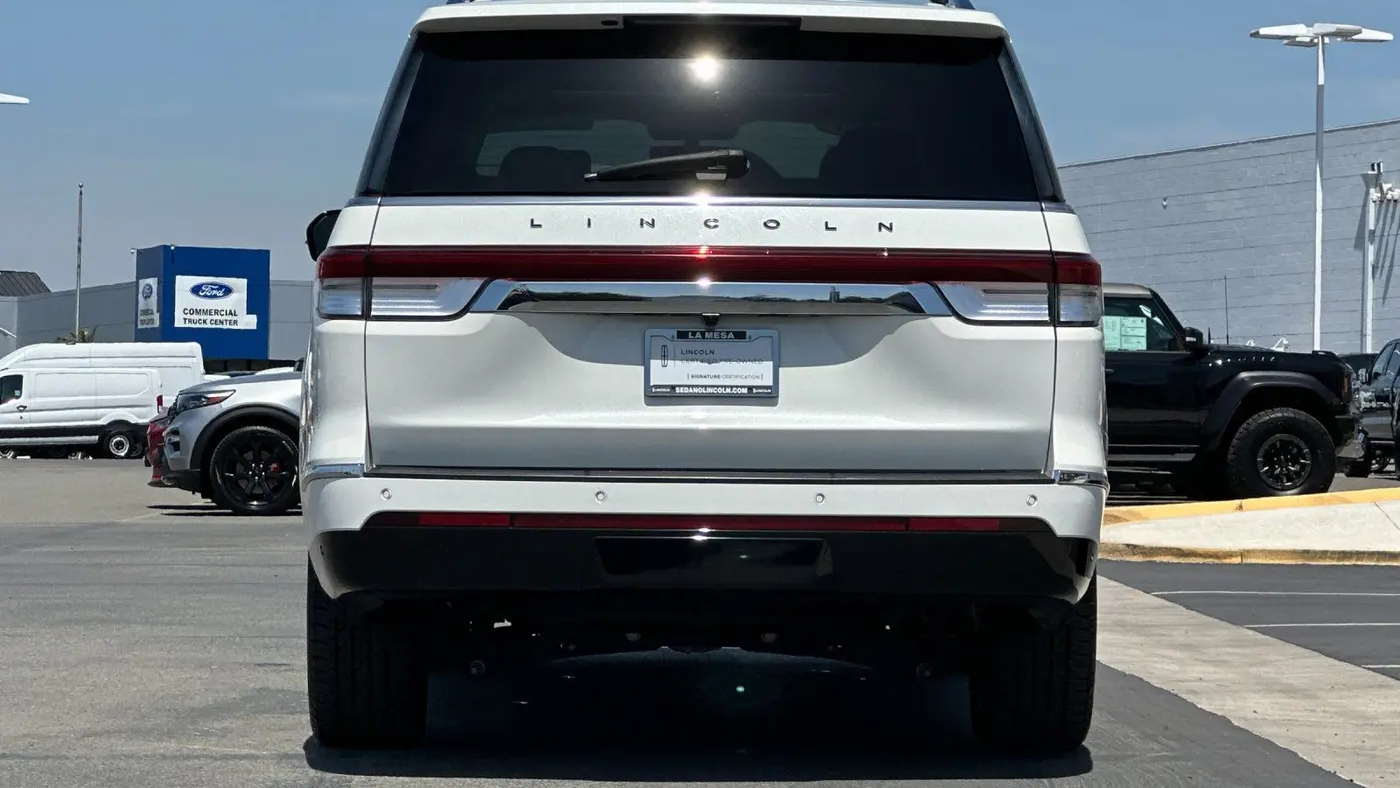 2023 Lincoln Navigator L Black Label