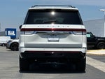 2023 Navigator L Thumbnail 4