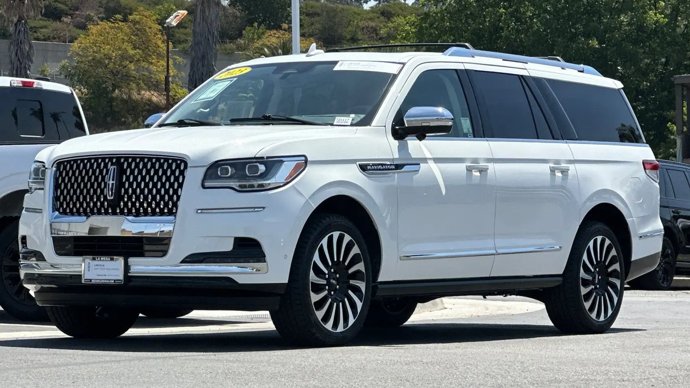 2023 Lincoln Navigator L Black Label