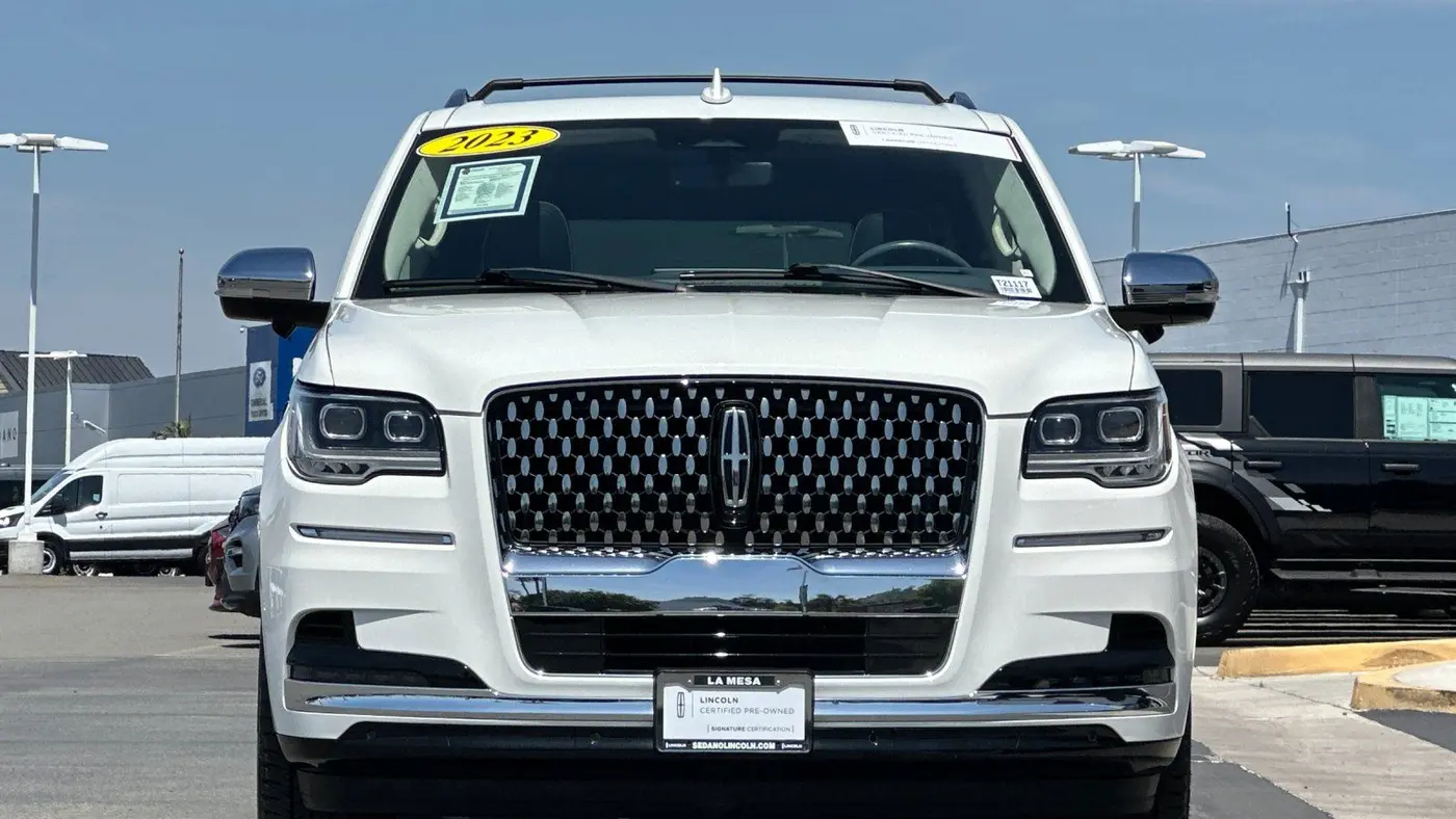 2023 Lincoln Navigator L Black Label