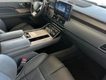 2023 Navigator L Thumbnail 16