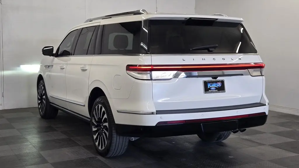 2024 Lincoln Navigator L Black Label