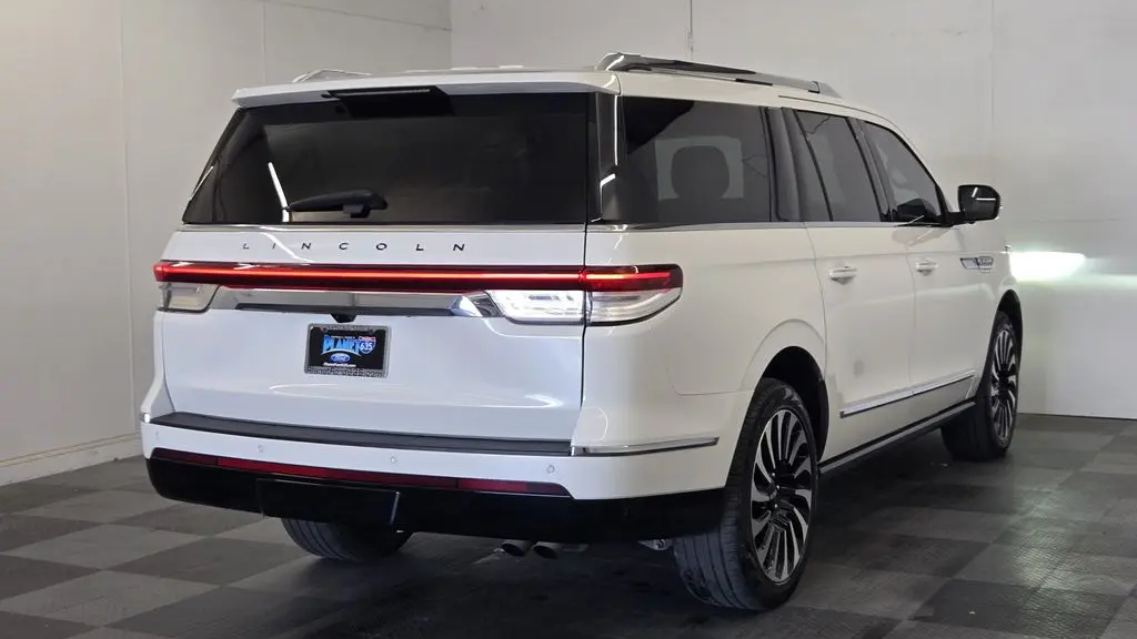 2024 Lincoln Navigator L Black Label