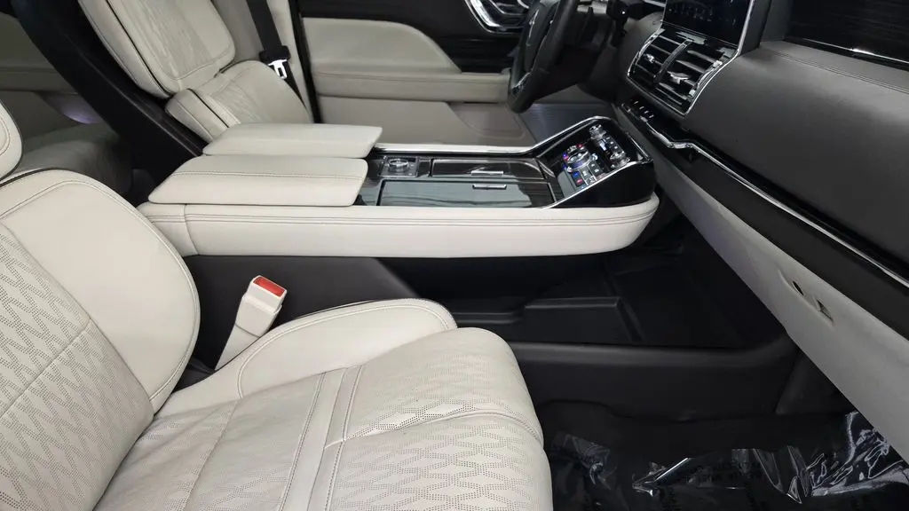 2024 Lincoln Navigator L Black Label