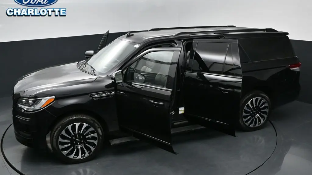 2024 Lincoln Navigator L Black Label