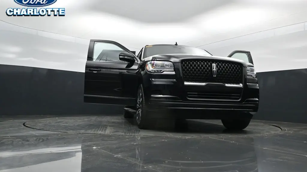 2024 Lincoln Navigator L Black Label