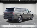 2025 Navigator L Thumbnail 3