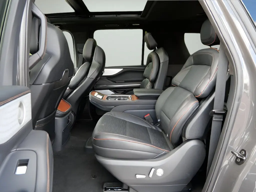 2026 Lincoln Navigator - $115,338