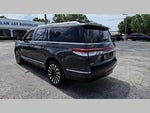 2023 Navigator L Thumbnail 17