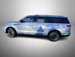 2023 Navigator L Thumbnail 8