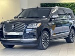 2024 Navigator L Thumbnail 8