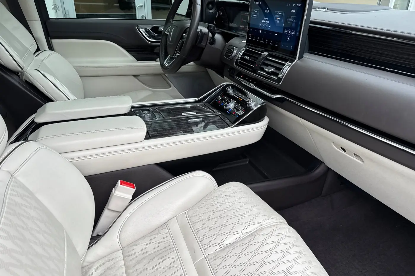 2024 Lincoln Navigator - $61,917