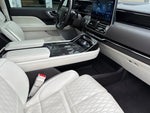 2024 Navigator L Thumbnail 17