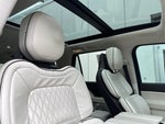 2024 Navigator L Thumbnail 18