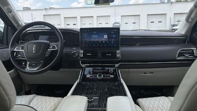2024 Lincoln Navigator L Black Label