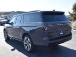 2025 Navigator L Thumbnail 2