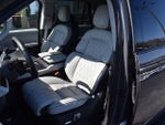 2025 Navigator L Thumbnail 4