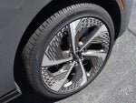 2025 Navigator L Thumbnail 12
