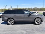 2025 Navigator L Thumbnail 15