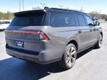 2025 Navigator L Thumbnail 16
