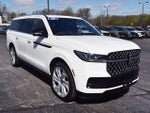 2025 Navigator L Thumbnail 13