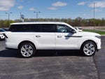 2025 Navigator L Thumbnail 14