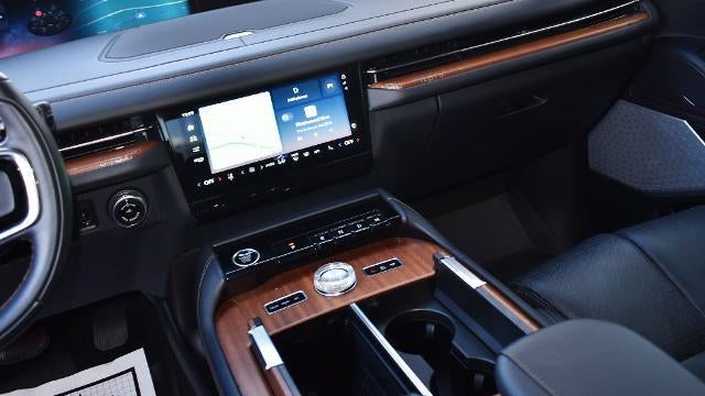 2025 Lincoln Navigator L Black Label