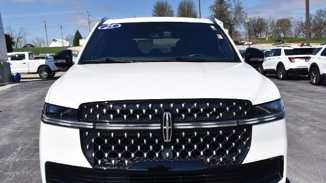 2025 Lincoln Navigator L Black Label