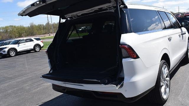 2025 Lincoln Navigator L Black Label
