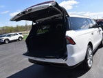 2025 Navigator L Thumbnail 32