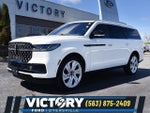 2025 Navigator L Thumbnail 1