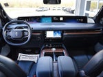 2025 Navigator L Thumbnail 4