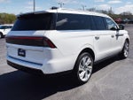 2025 Navigator L Thumbnail 15