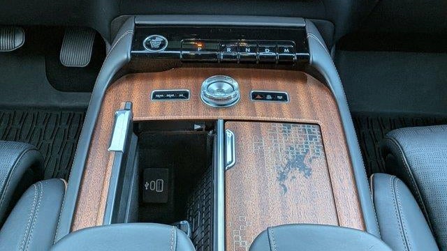 2025 Lincoln Navigator L Black Label