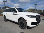 2025 Navigator L Thumbnail 2