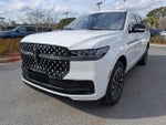 2025 Navigator L Thumbnail 8