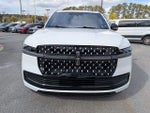 2025 Navigator L Thumbnail 9