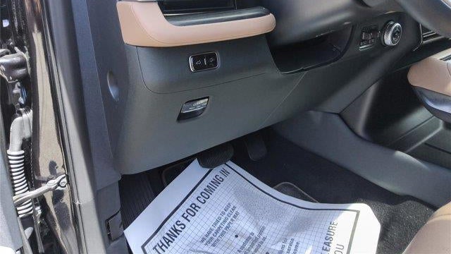 2025 Lincoln Navigator L Black Label
