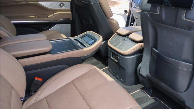 2025 Lincoln Navigator L Black Label