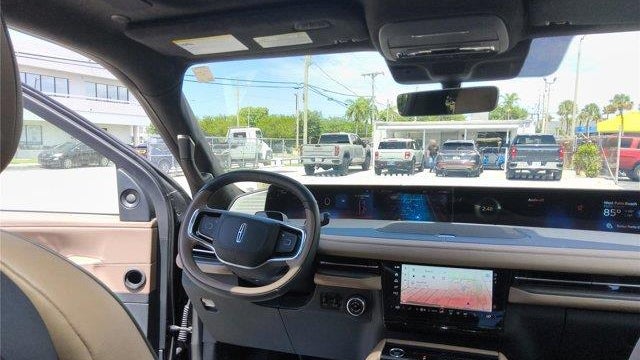 2025 Lincoln Navigator L Black Label