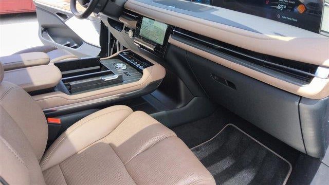 2025 Lincoln Navigator L Black Label