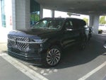 2025 Navigator L Thumbnail 3