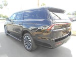 2025 Navigator L Thumbnail 4