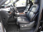 2025 Navigator L Thumbnail 7